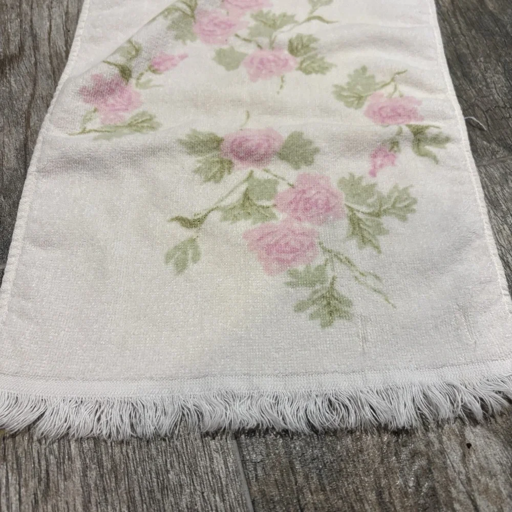 Vtg MCM 1970s Hand Towel Pink & White Roses 100% Cotton Fringe Made USA 11x16